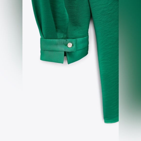 BELTED SATIN EFFECT
DRESS
GREEN - REF. 2415/796 - Picture 8 of 9